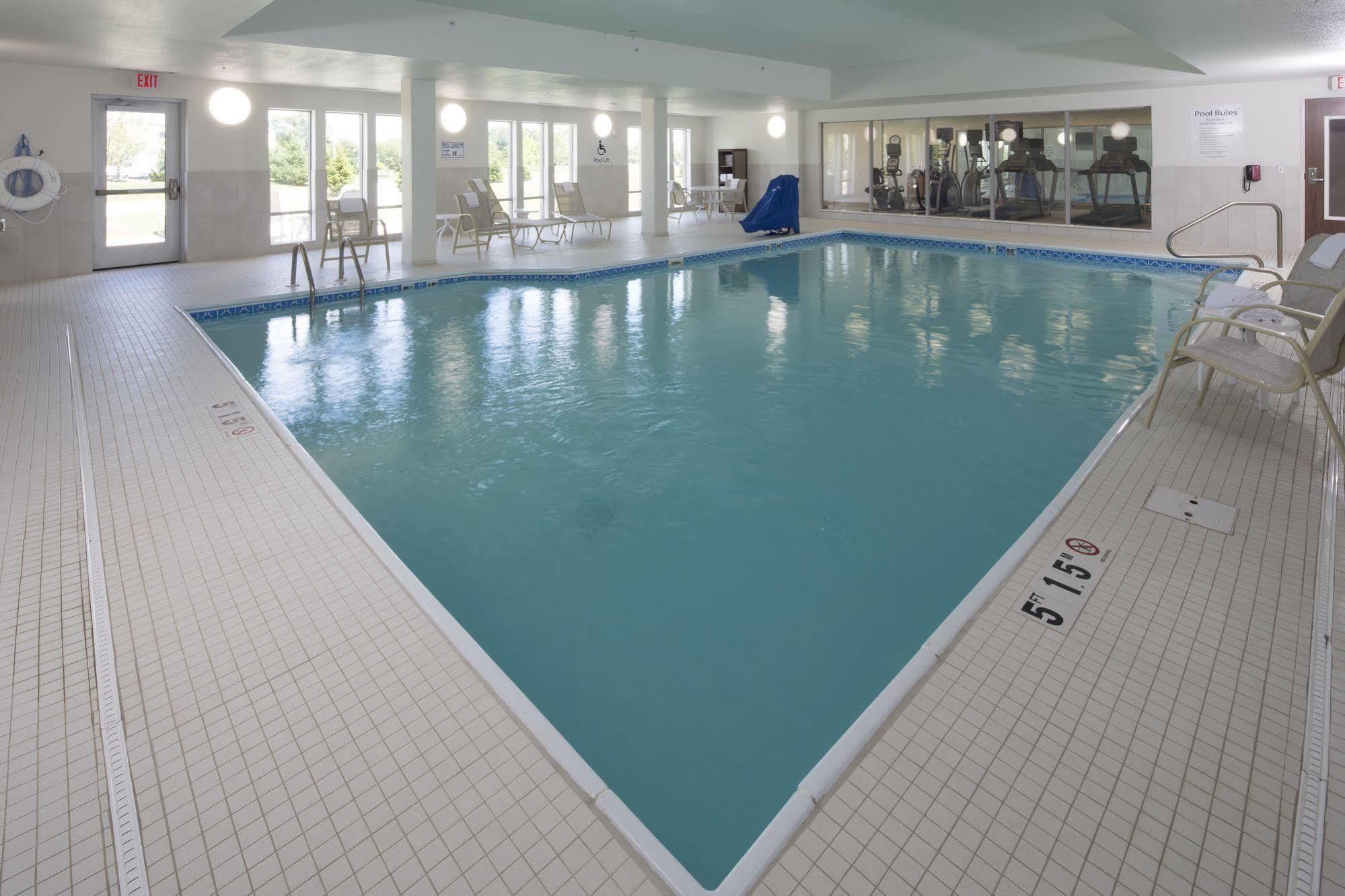 Holiday Inn Express & Suites - Portage By Ihg Екстер'єр фото